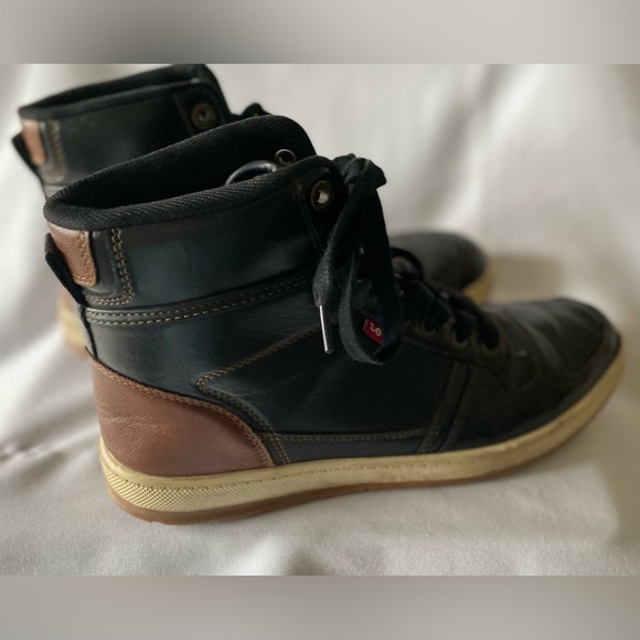 🥳🥳HP🥳🥳 Men’s Levi's  Stanton Burnished BT Hi Top Sneaker Black/Tan Size 8.5 - Picture 2 of 9
